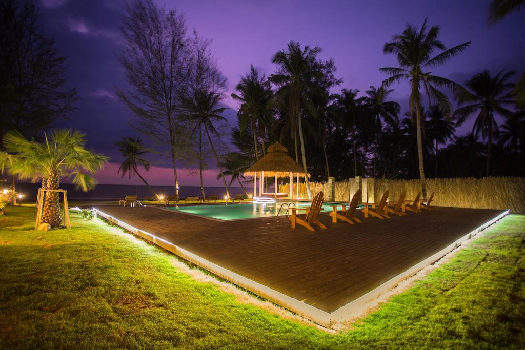Meet The Sea Hotel Khlong Yai Exterior photo